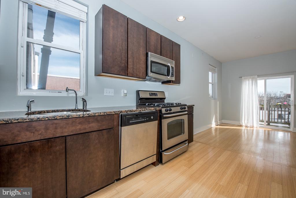 1814 CHRISTIAN STREET Unit: 3