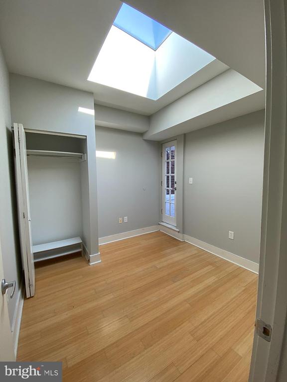 1814 CHRISTIAN STREET Unit: 3