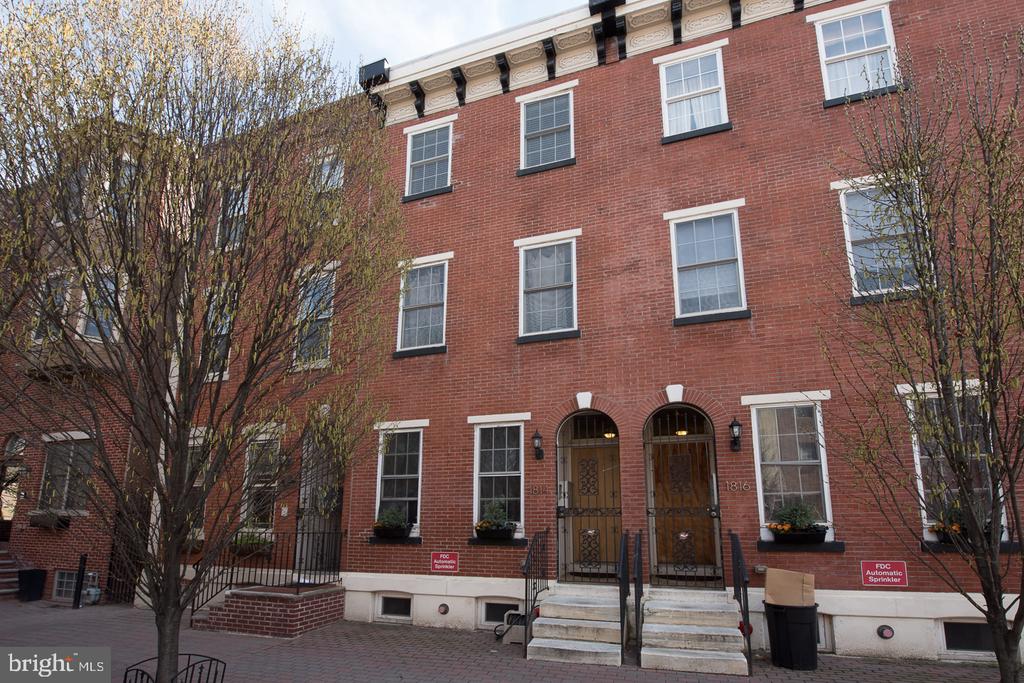 1814 CHRISTIAN STREET Unit: 3