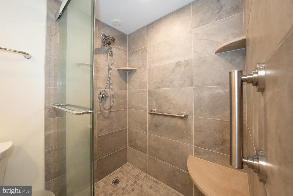 1919 CHESTNUT STREET Unit: 2508