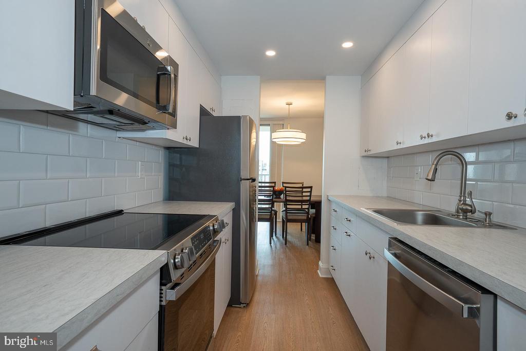 1919 CHESTNUT STREET Unit: 2508