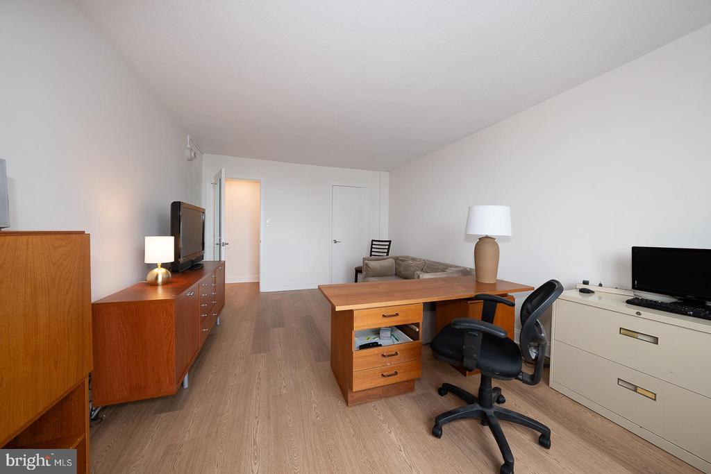 1919 CHESTNUT STREET Unit: 2508