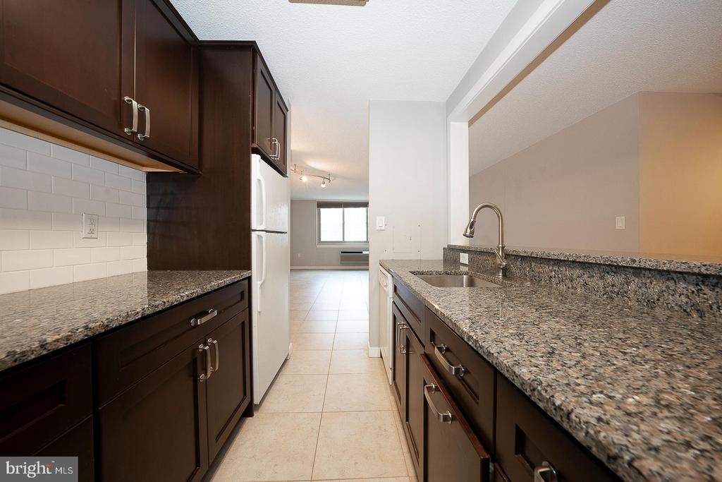 1919 CHESTNUT STREET Unit: 2422