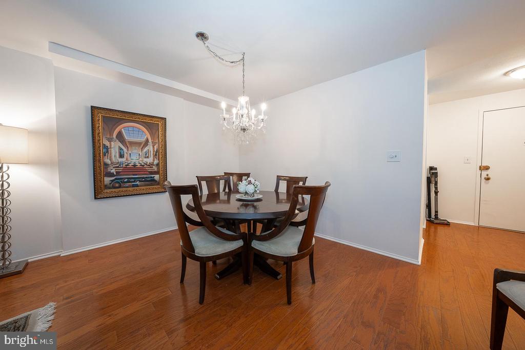 1919 CHESTNUT STREET Unit: 710