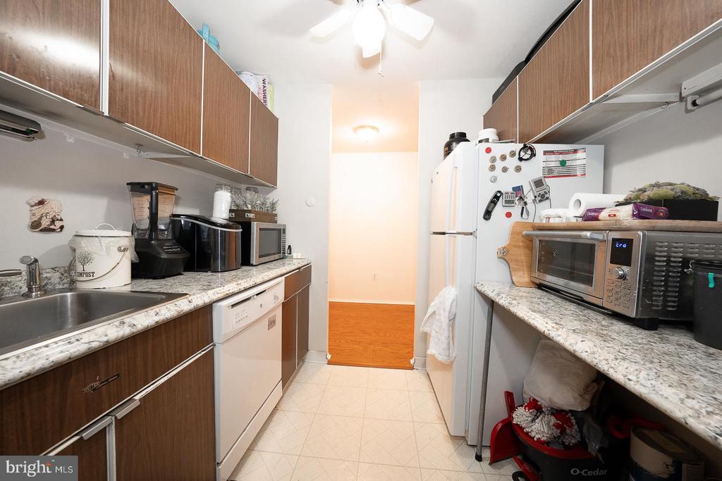 1919 CHESTNUT STREET Unit: 710
