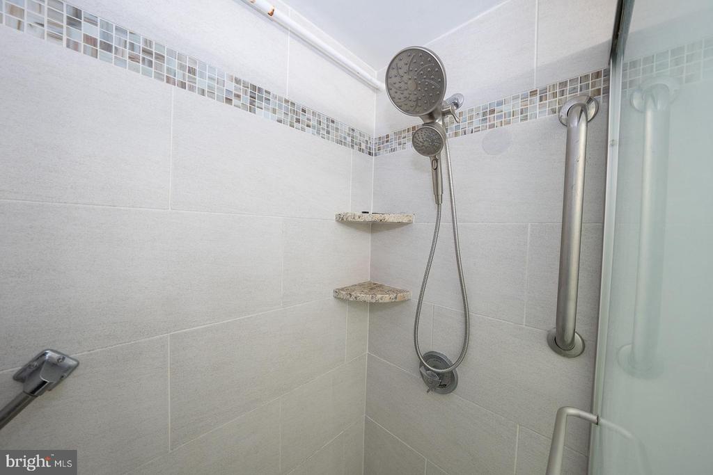 1919 CHESTNUT STREET Unit: 710
