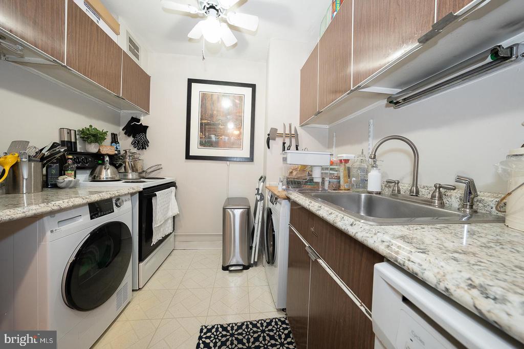 1919 CHESTNUT STREET Unit: 710