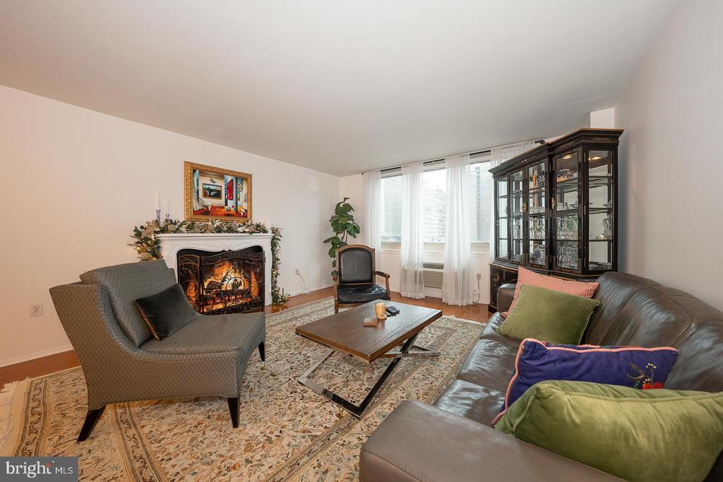 1919 CHESTNUT STREET Unit: 710