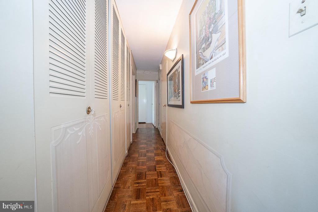 1901 JOHN F KENNEDY BOULEVARD Unit: 2420