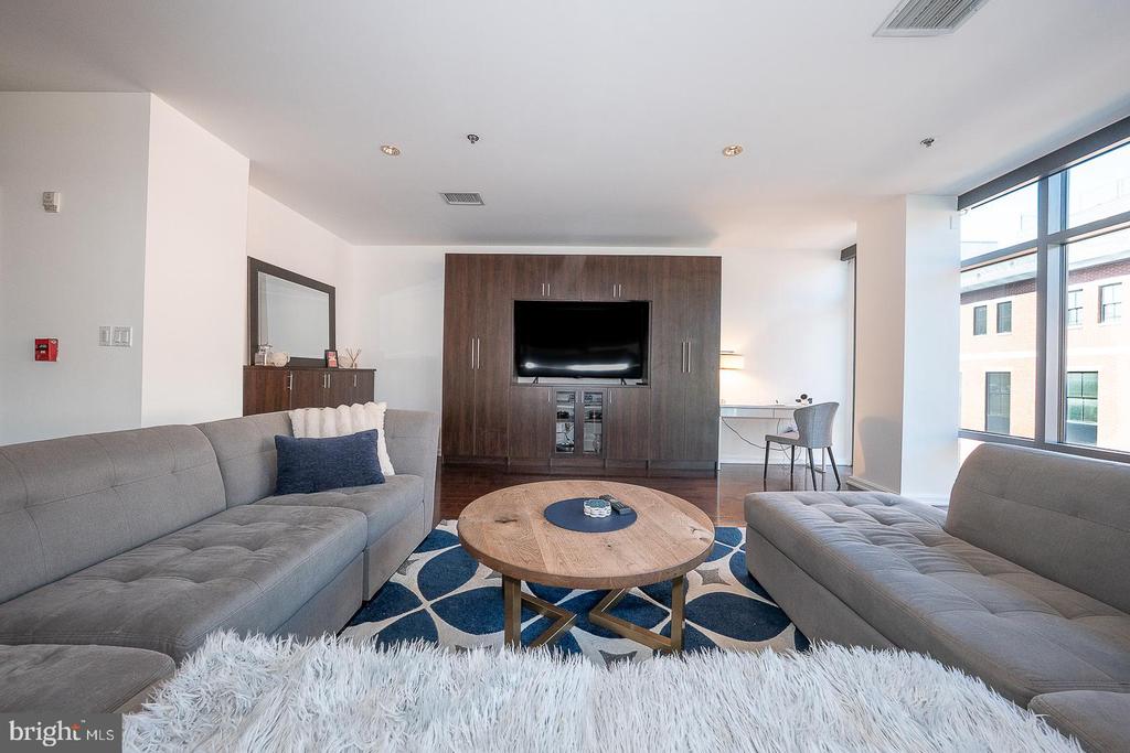257 N 2ND STREET Unit: 401