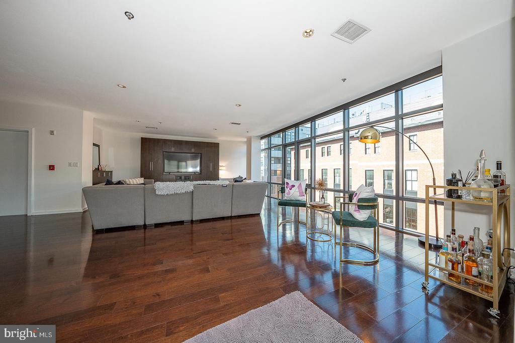 257 N 2ND STREET Unit: 401
