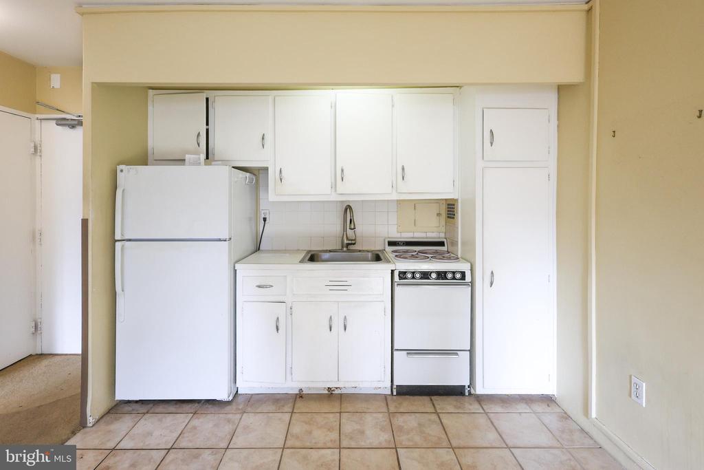 118 S 21ST STREET Unit: 813