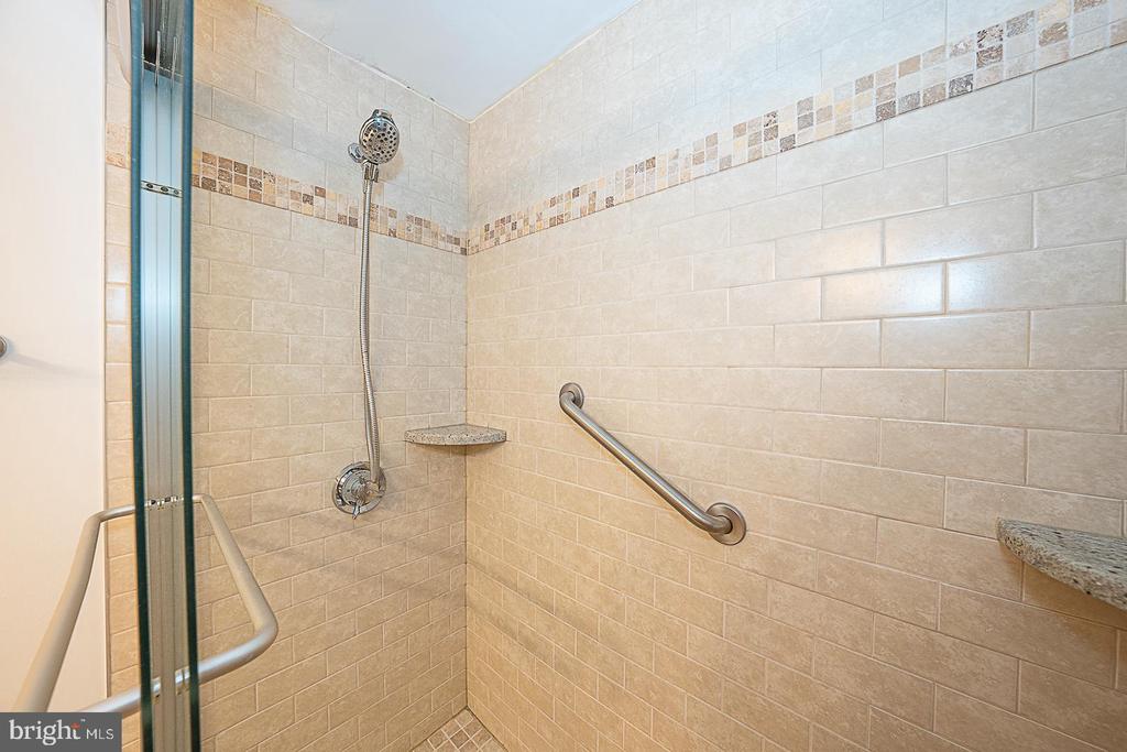 1919 CHESTNUT STREET Unit: 904