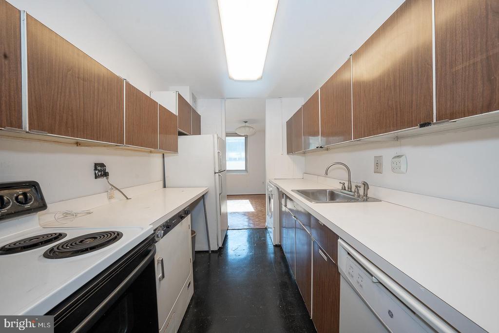 1919 CHESTNUT STREET Unit: 904