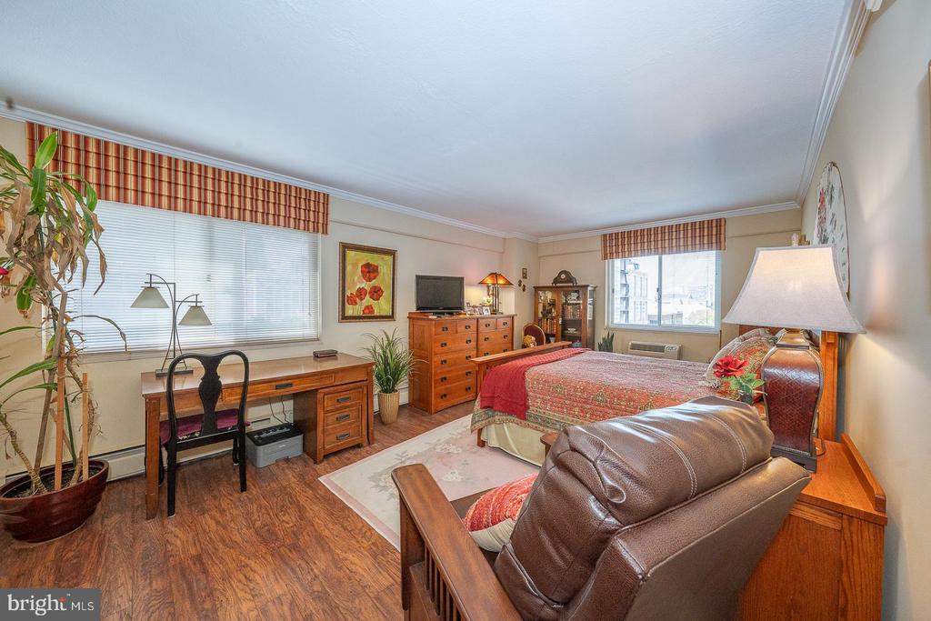 1900 JOHN F KENNEDY BOULEVARD Unit: 809