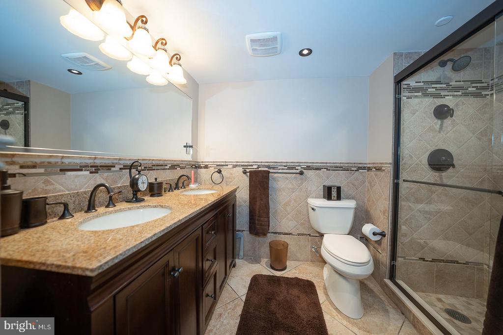 1919 CHESTNUT STREET Unit: 1403
