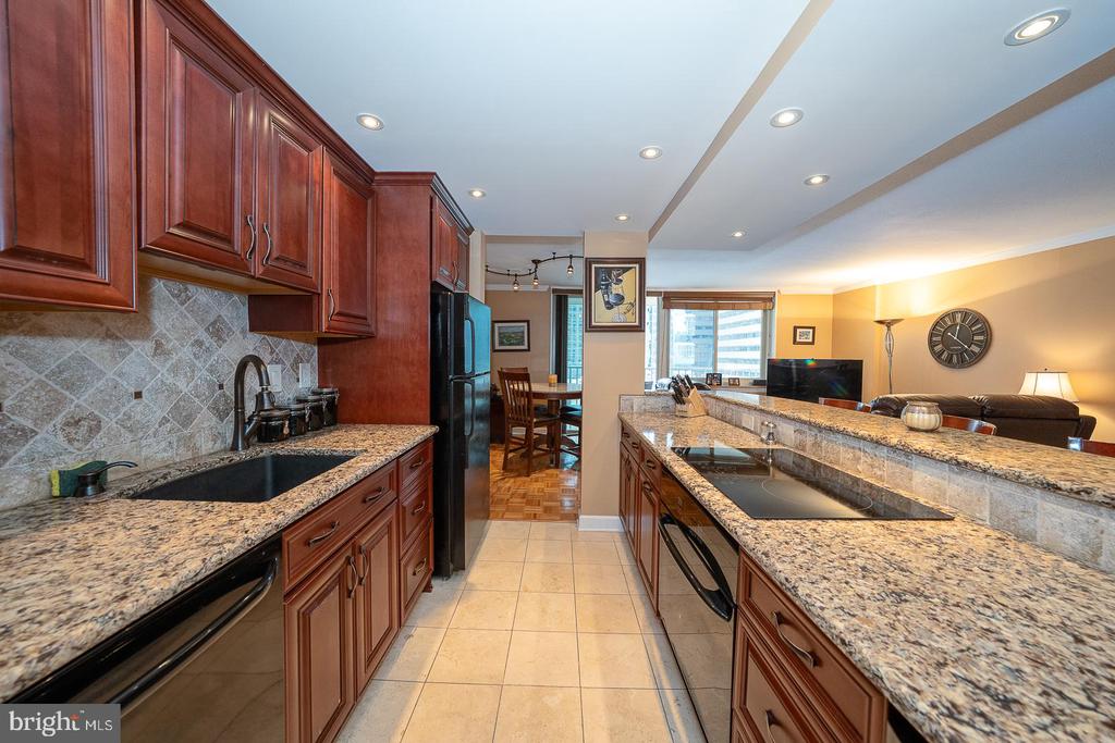 1919 CHESTNUT STREET Unit: 1403