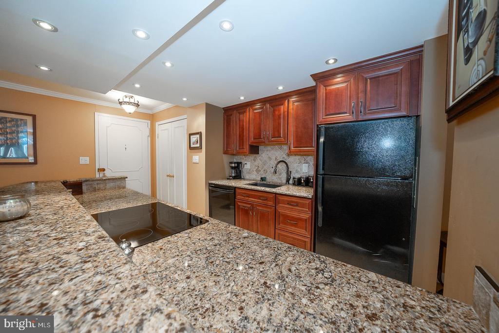 1919 CHESTNUT STREET Unit: 1403