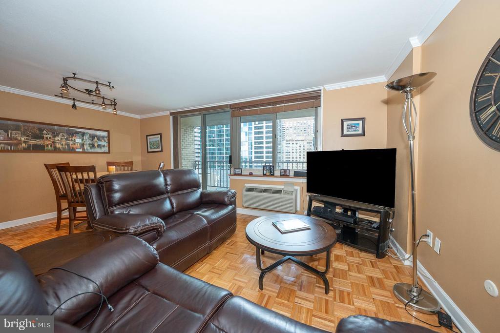 1919 CHESTNUT STREET Unit: 1403