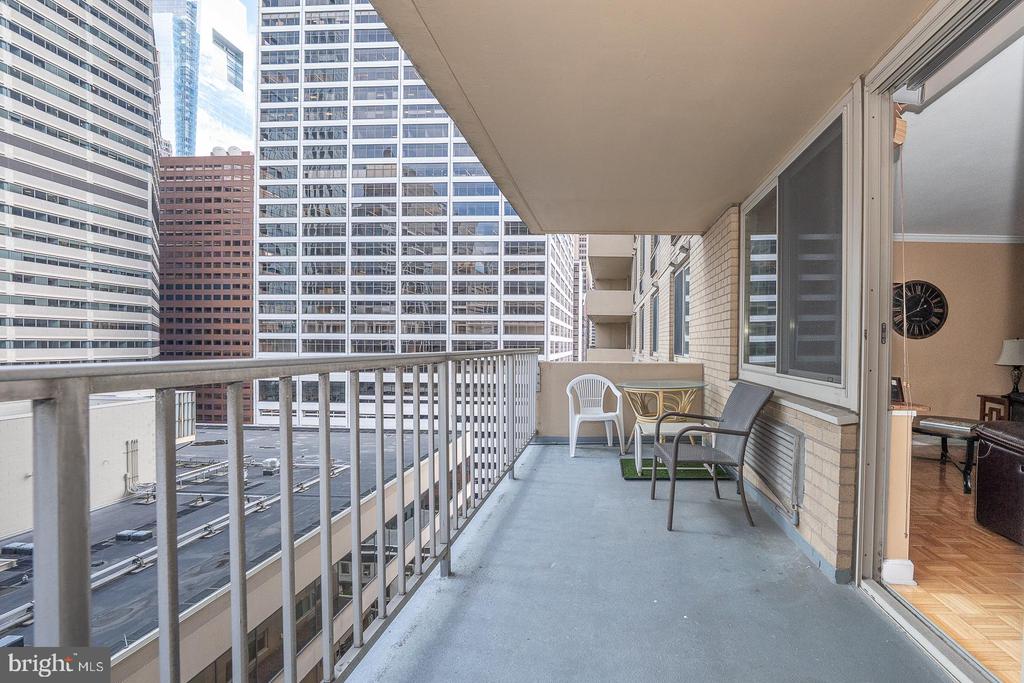 1919 CHESTNUT STREET Unit: 1403