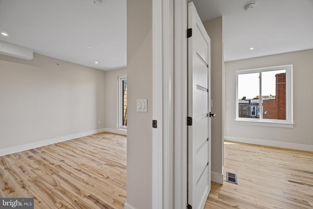 2715 W FLORA STREET
