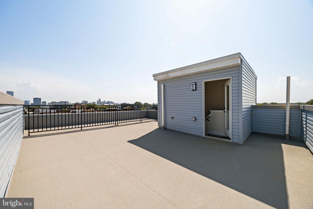 2715 W FLORA STREET