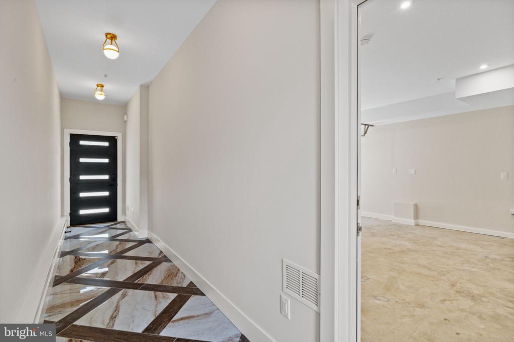 2715 W FLORA STREET