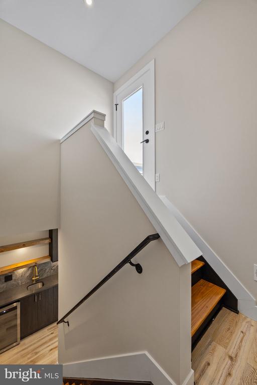 2715 W FLORA STREET