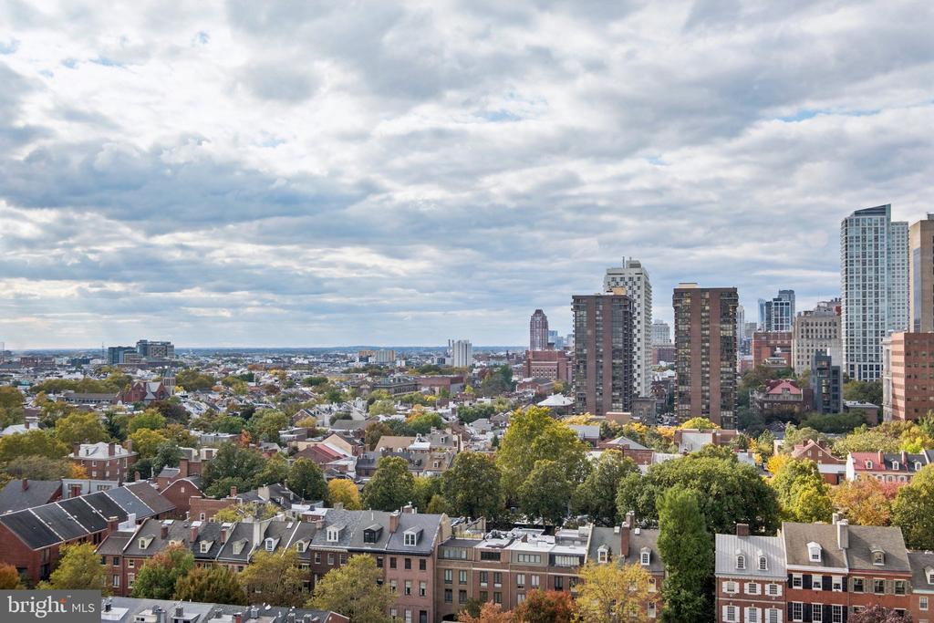 210 LOCUST STREET Unit: 16EW