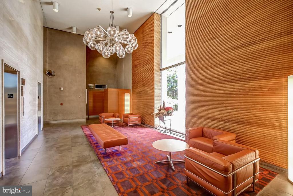 210 LOCUST STREET Unit: 16EW