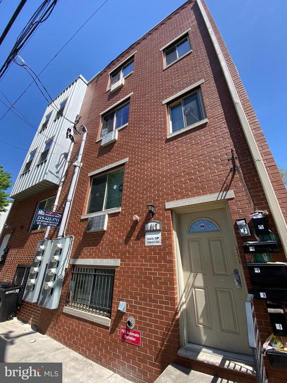 1417 N 17TH STREET Unit: 2R