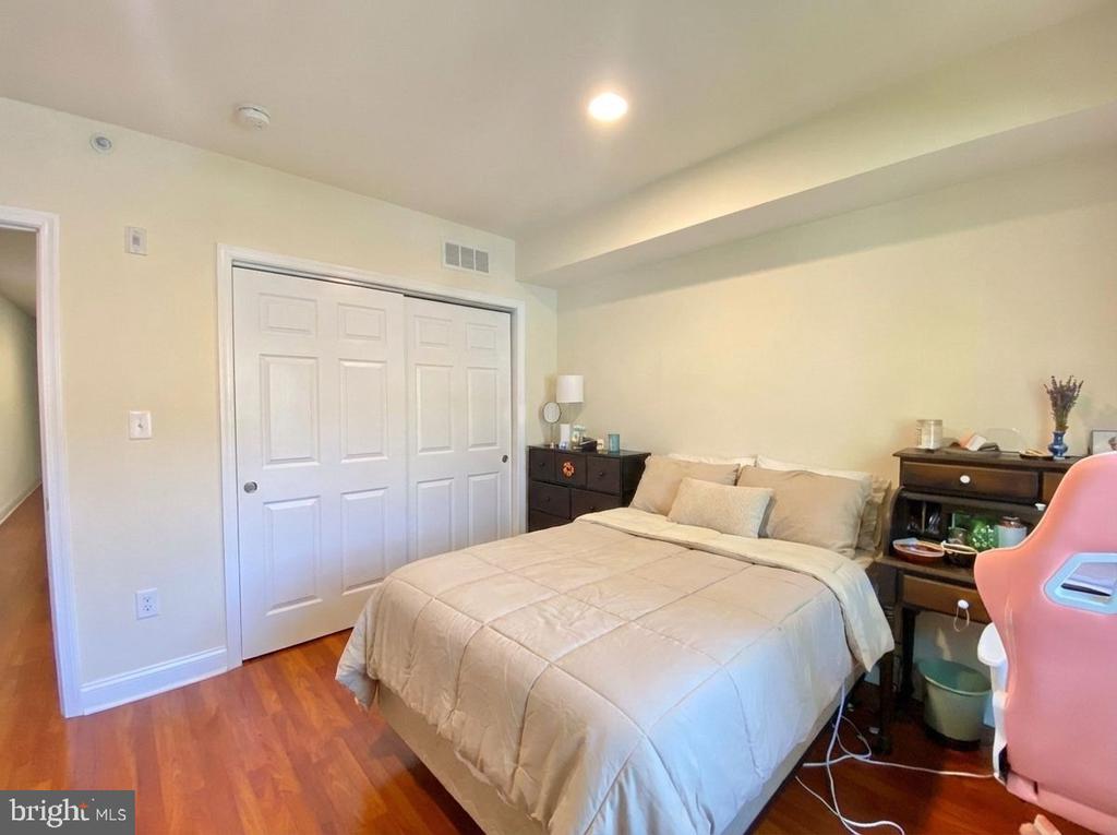 1417 N 17TH STREET Unit: 2R