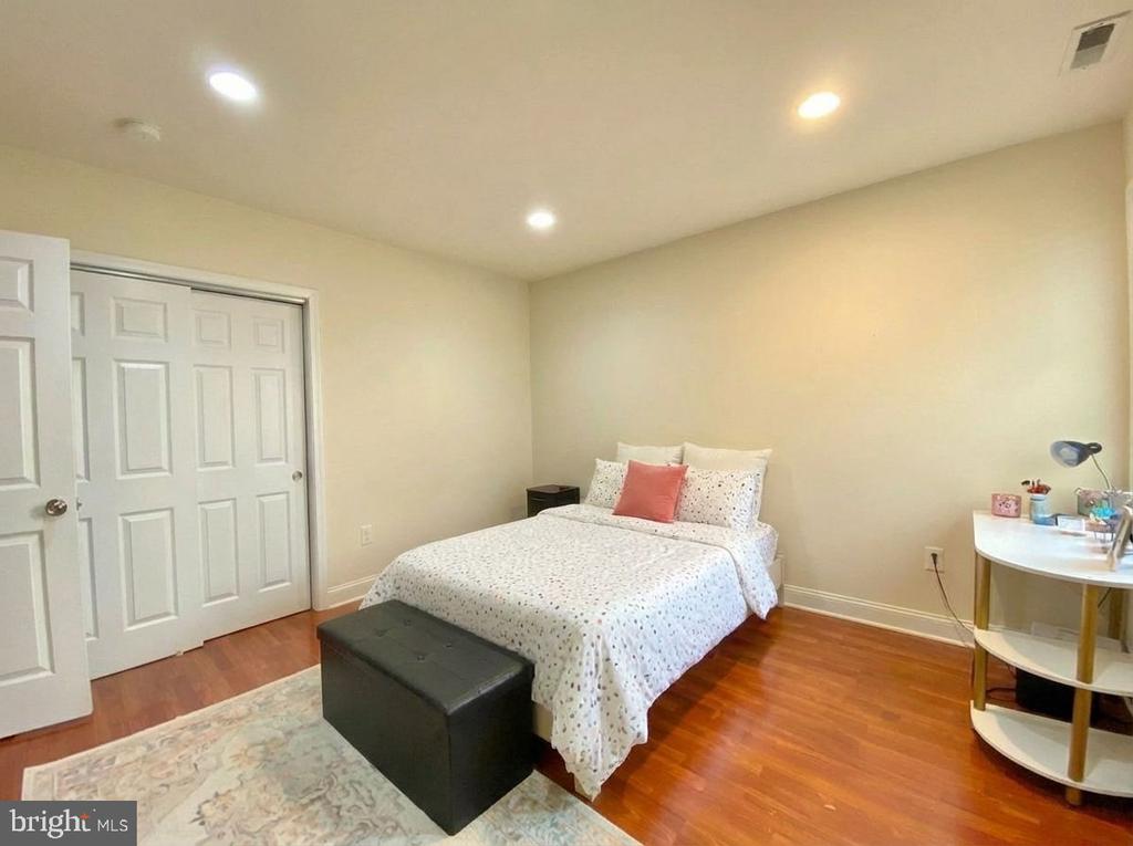 1417 N 17TH STREET Unit: 2R
