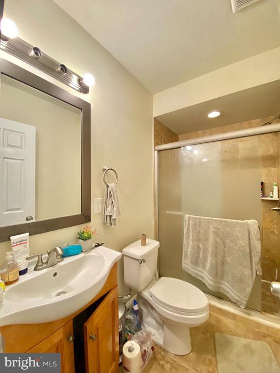 1417 N 17TH STREET Unit: 2R