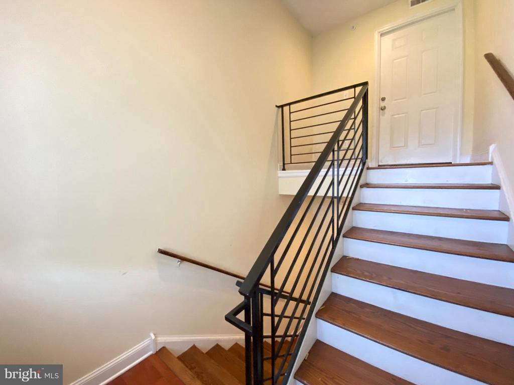 1417 N 17TH STREET Unit: 2R