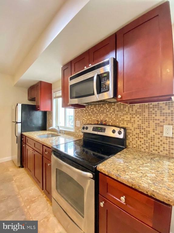 1417 N 17TH STREET Unit: 2R
