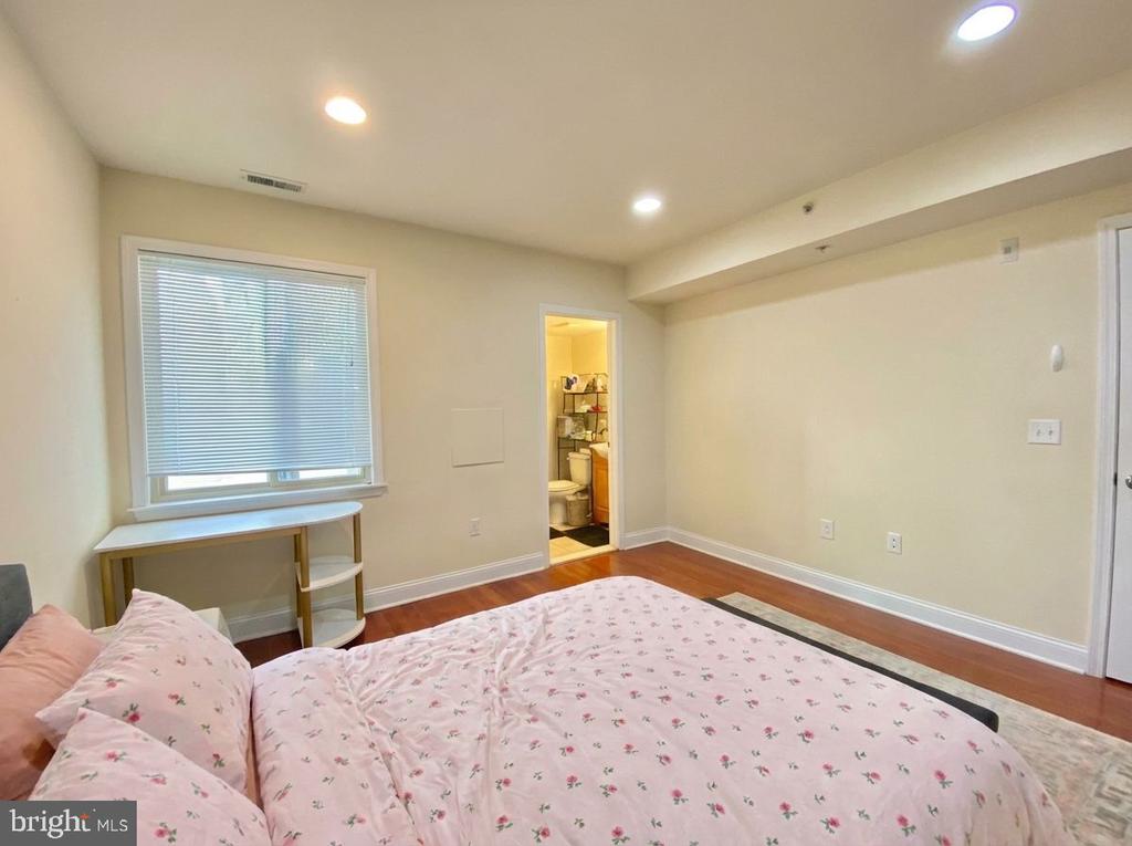 1417 N 17TH STREET Unit: 2R