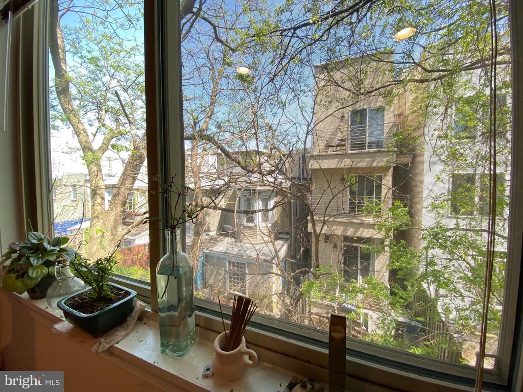 1417 N 17TH STREET Unit: 2R