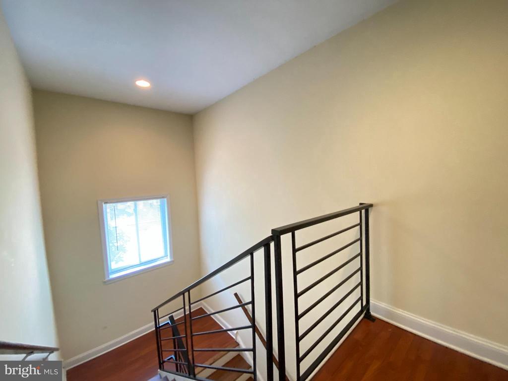 1417 N 17TH STREET Unit: 2R