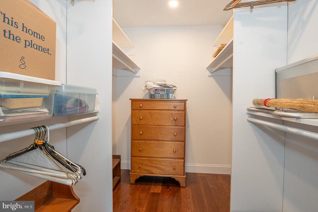 1919 CHESTNUT STREET Unit: 807