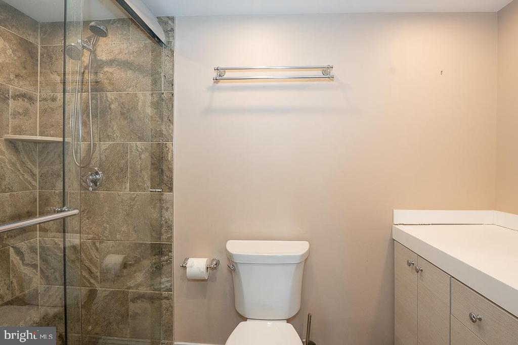 1919 CHESTNUT STREET Unit: 807