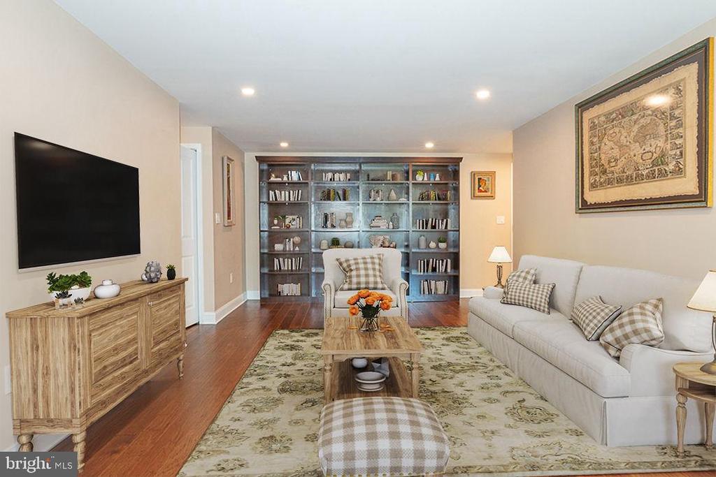 1919 CHESTNUT STREET Unit: 807
