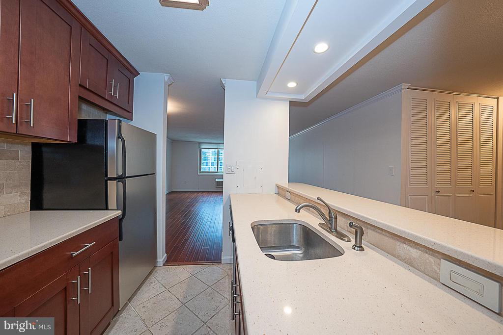 1919 CHESTNUT STREET Unit: 1722