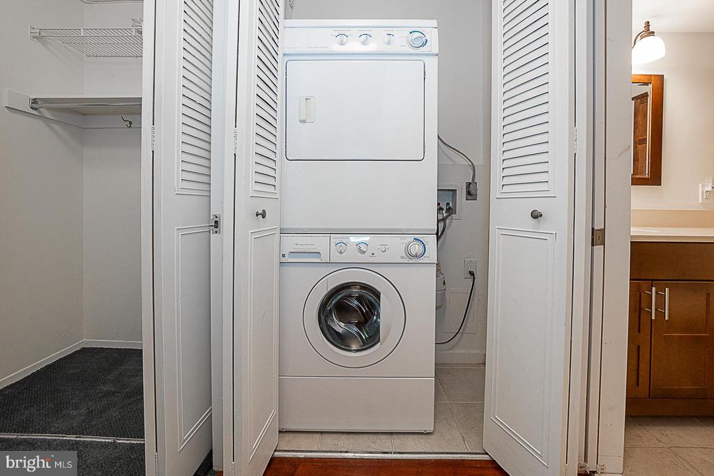 1919 CHESTNUT STREET Unit: 1722