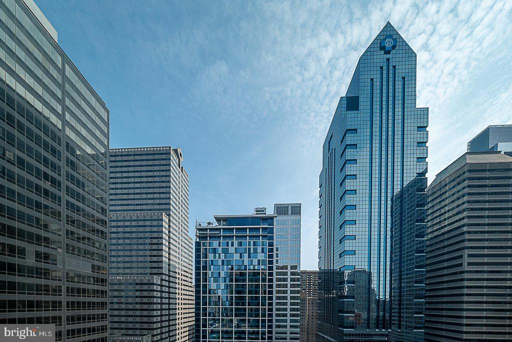 1919 CHESTNUT STREET Unit: 1722