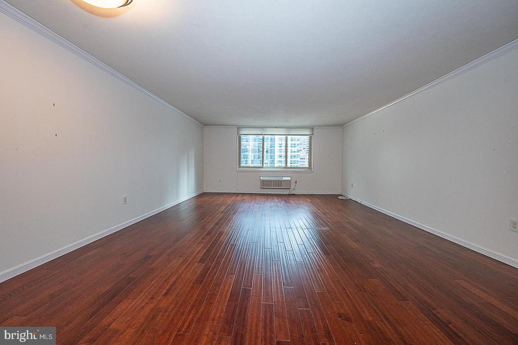 1919 CHESTNUT STREET Unit: 1722