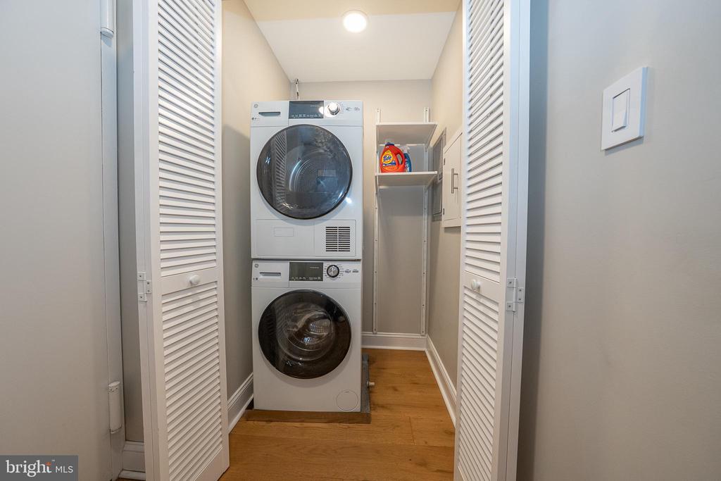 1919 CHESTNUT STREET Unit: 523-24