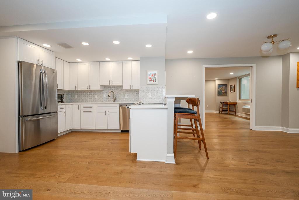 1919 CHESTNUT STREET Unit: 523-24