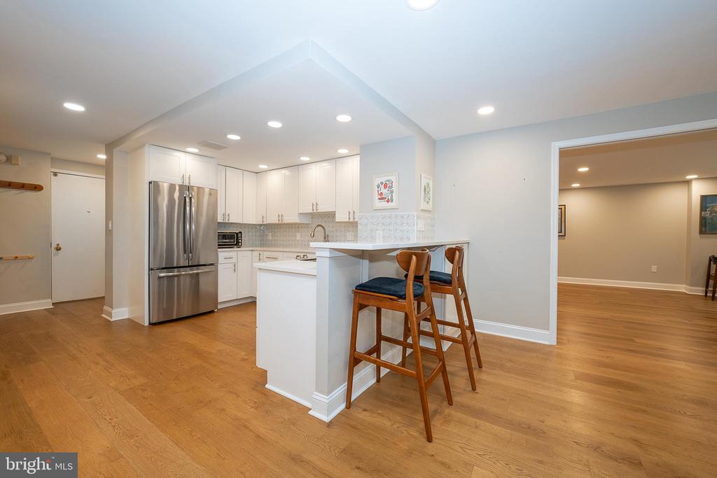 1919 CHESTNUT STREET Unit: 523-24