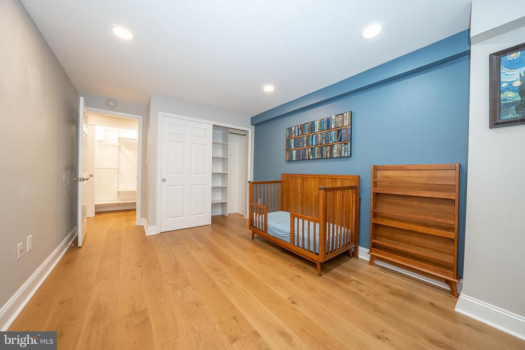 1919 CHESTNUT STREET Unit: 523-24